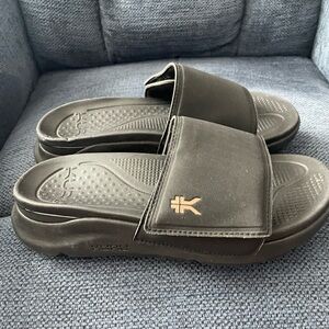 Kuru Slides Black Womens size 11 slip on New without Box